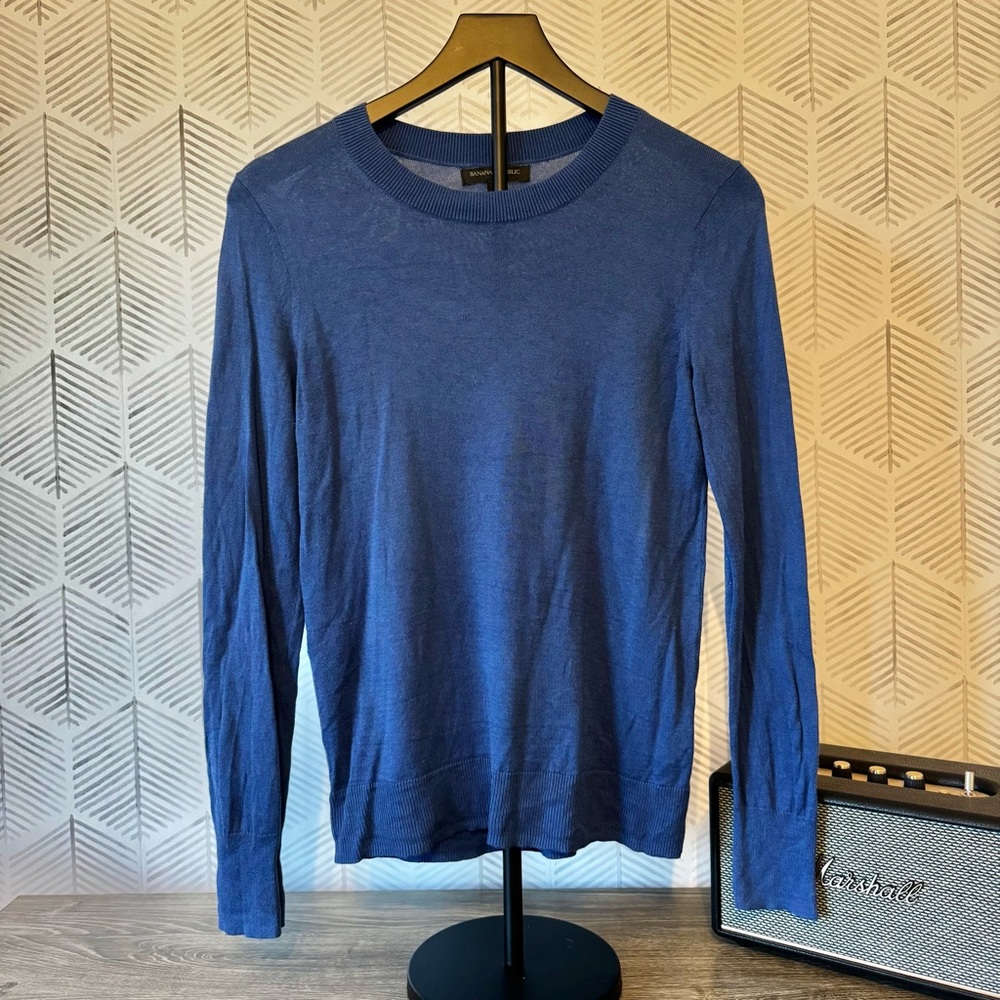 Banana Republic Women’s Long Sleeve Blue Shirt